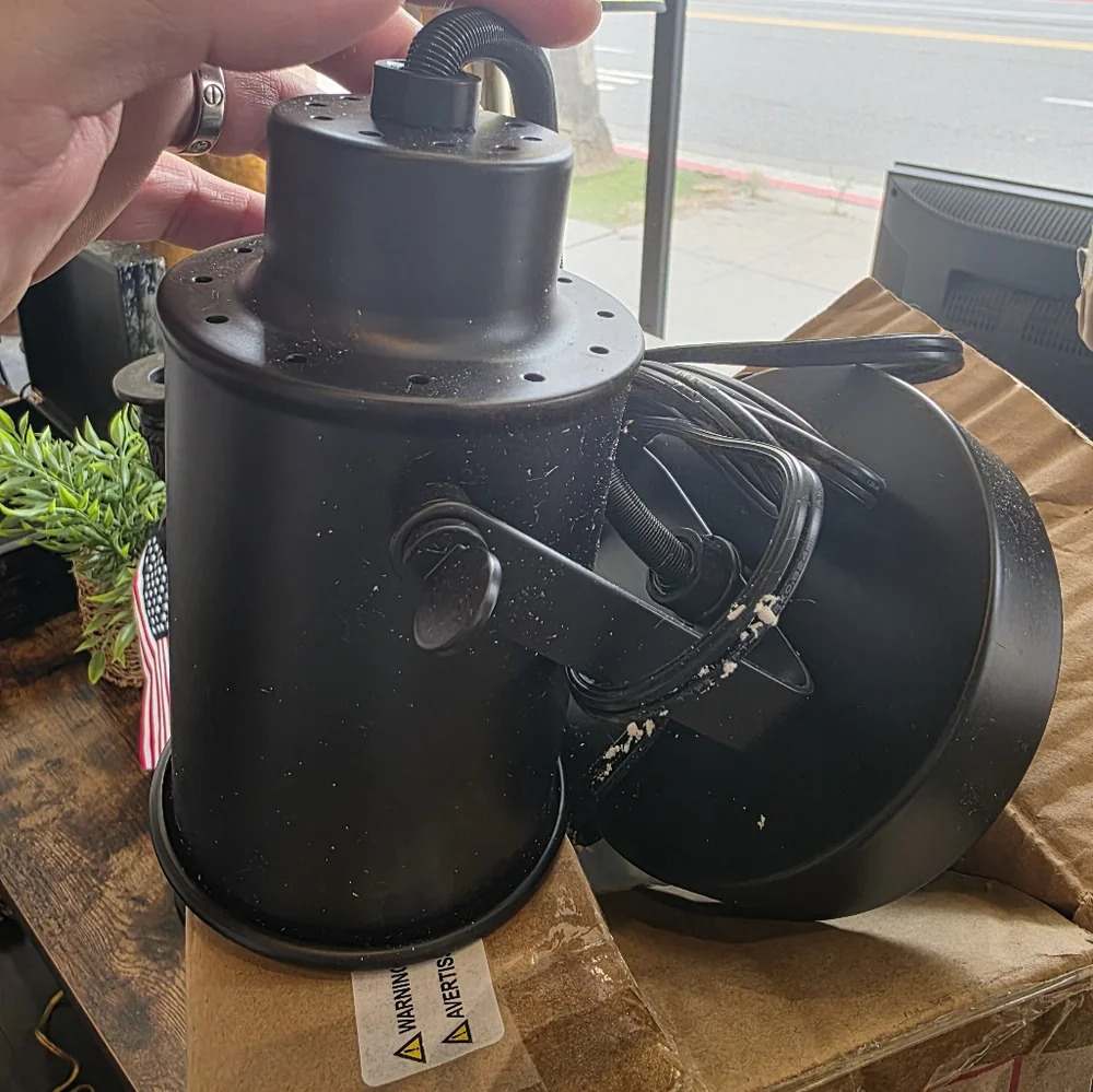 NIB Pair Of Wall Sconces With Switch - Picture 1 of 7
